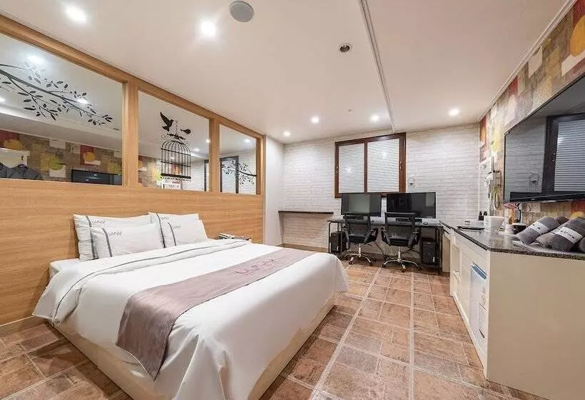 Business Design Hotel Luv