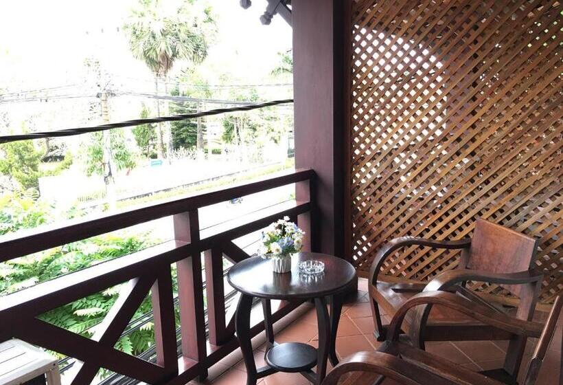 هتل Luang Prabang Pangkham Lodge