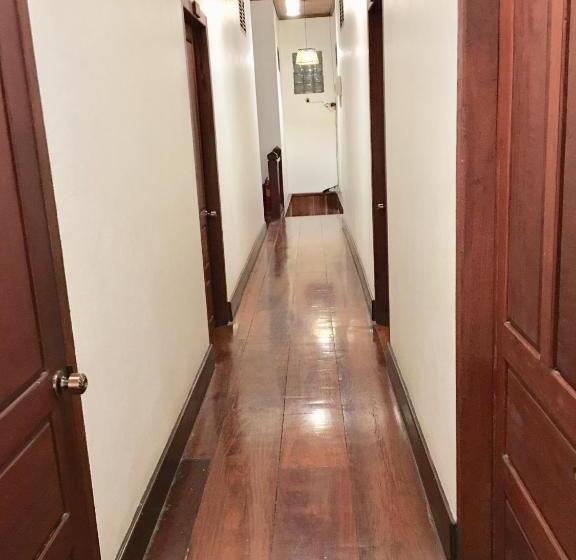 هتل Luang Prabang Pangkham Lodge