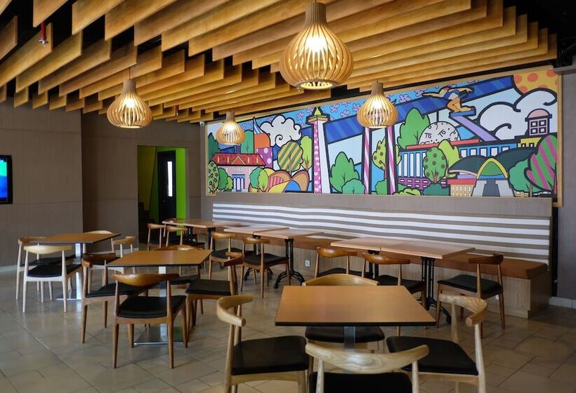 Hotel Maxone S At Pemuda Jakarta