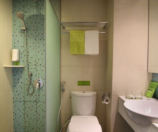 Hotel Maxone S At Pemuda Jakarta