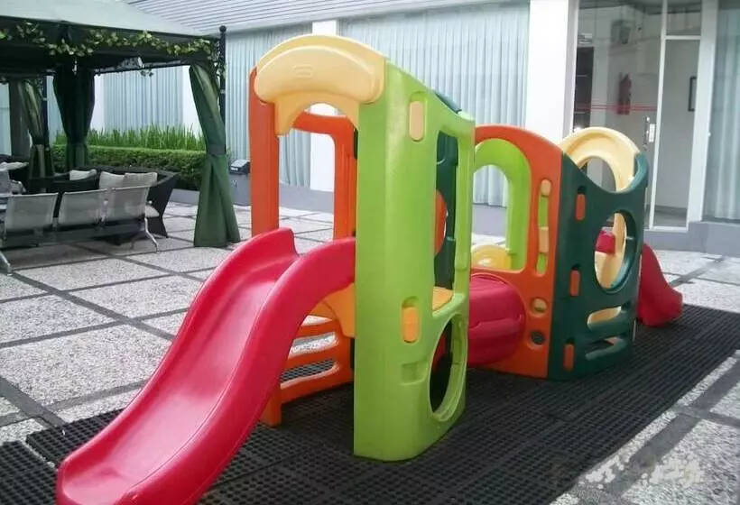 ホテル Pondok Keluarga Osamaliki