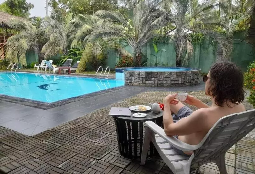 هتل Seyara Holiday Resort