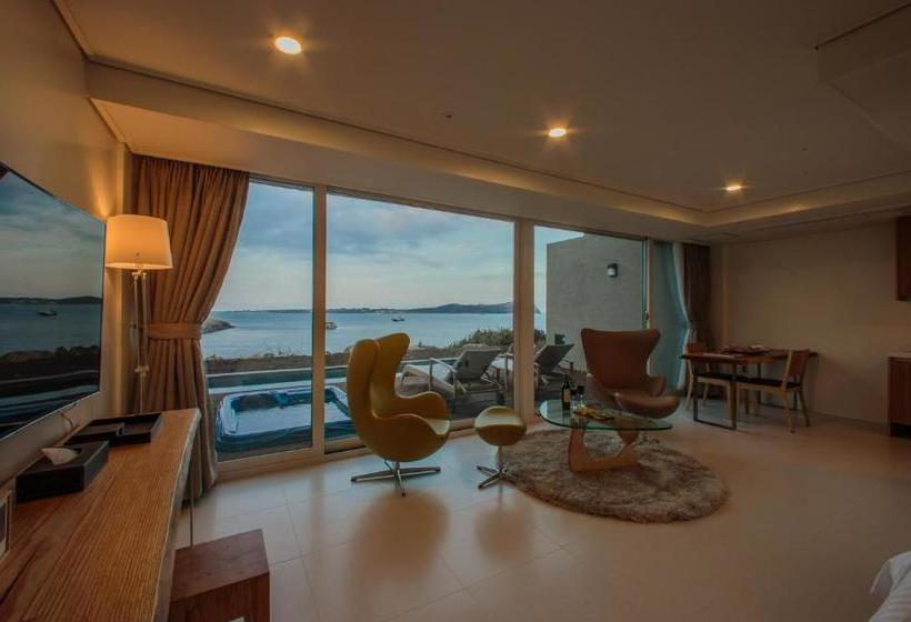 Fotos del hotel The Cloud Pool And Spa:  10