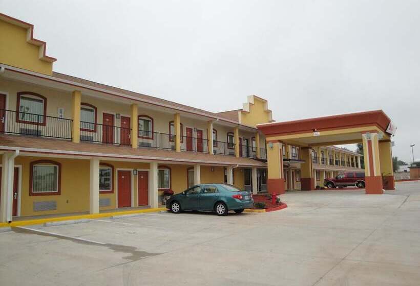 מוטל Sands Inn & Suites