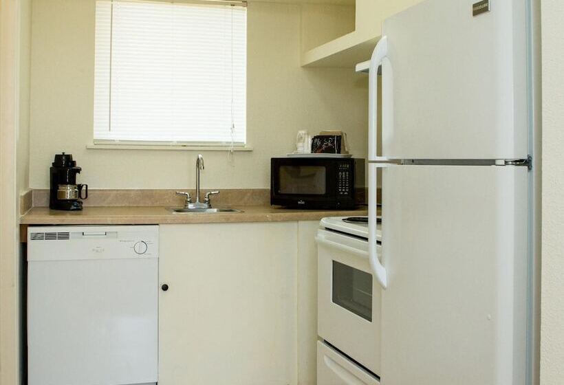 מוטל Sands Inn & Suites