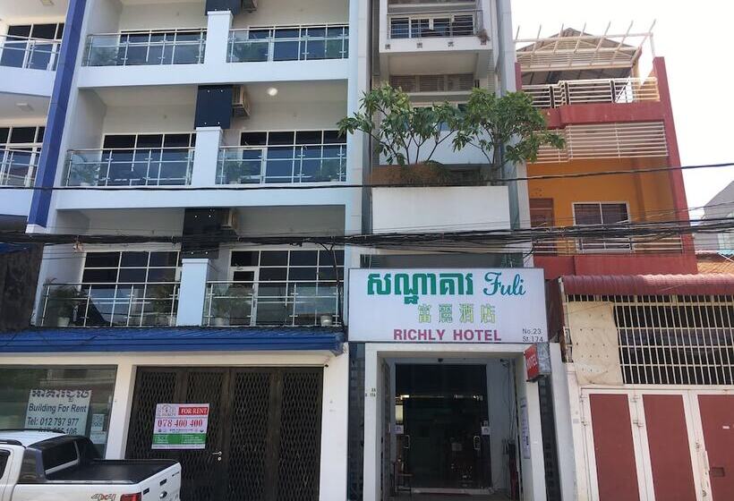 Richly Boutique Hotel & Hostel