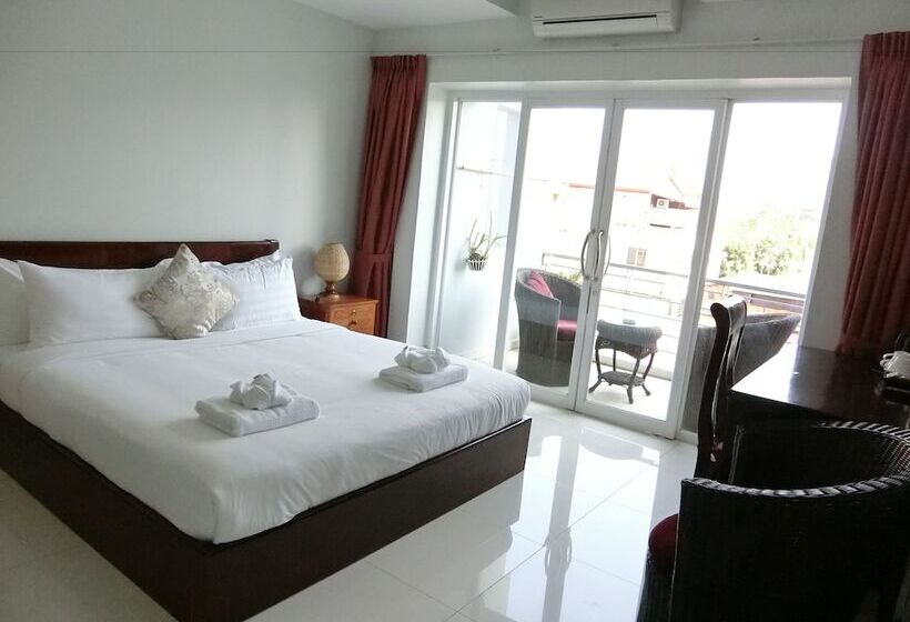 Richly Boutique Hotel & Hostel