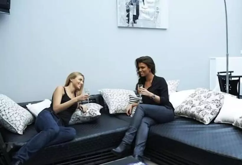 تختخواب و صبحانه Bethune City Relax Spa & Sauna