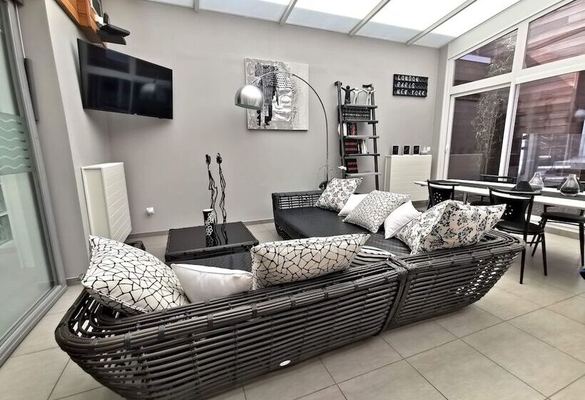 تختخواب و صبحانه Bethune City Relax Spa & Sauna