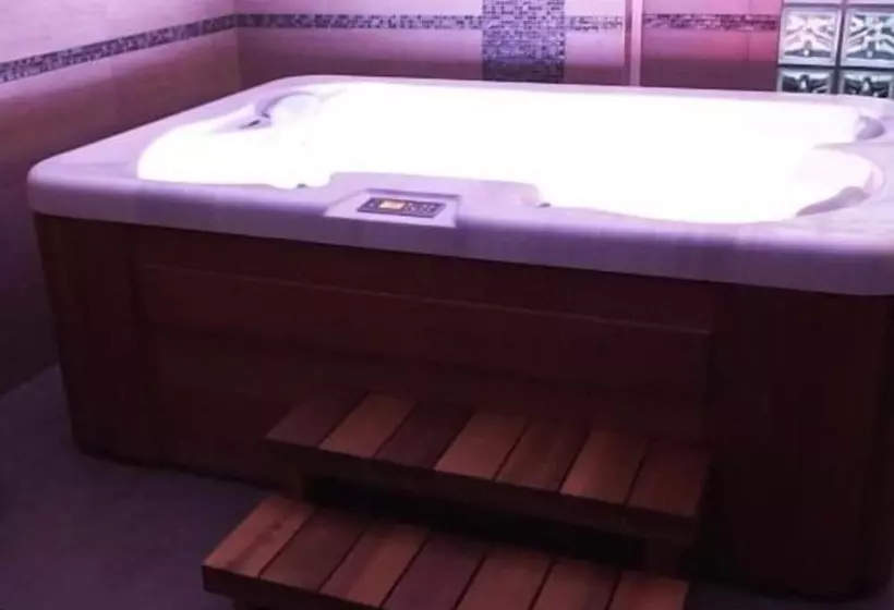 تختخواب و صبحانه Bethune City Relax Spa & Sauna
