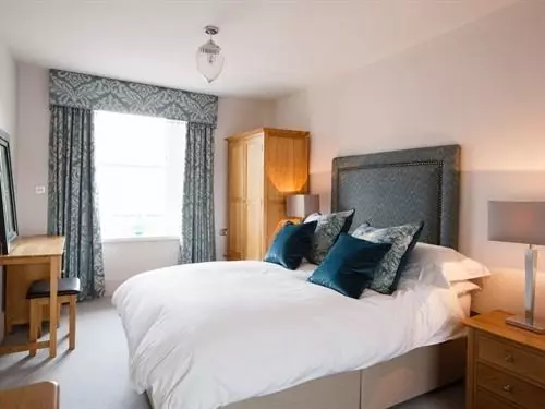 민박 Cardigan Castle