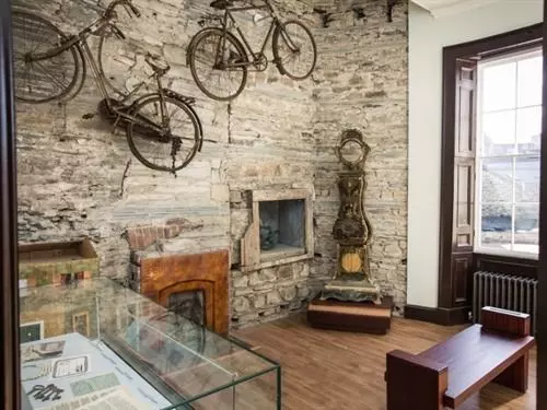 민박 Cardigan Castle