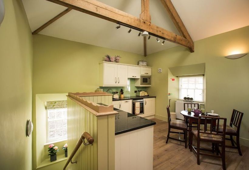 住宿加早餐  Cardigan Castle