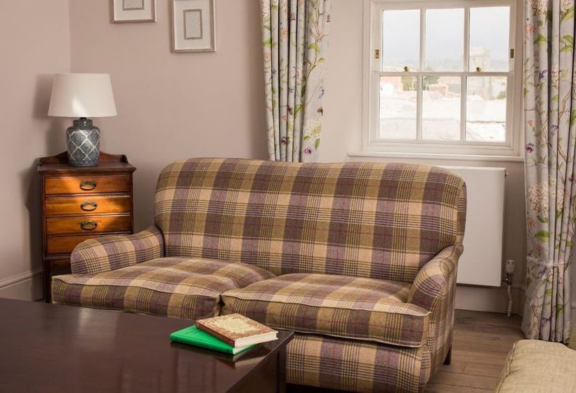 住宿加早餐  Cardigan Castle