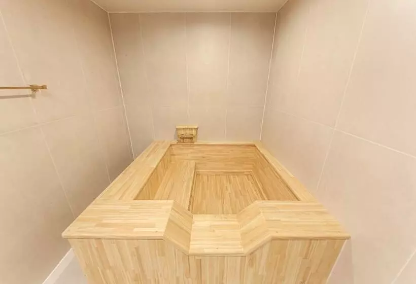 Denbasta Premium Hotel Bumil