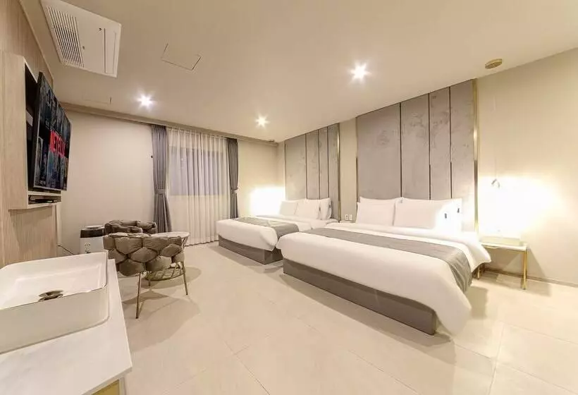 Denbasta Premium Hotel Bumil