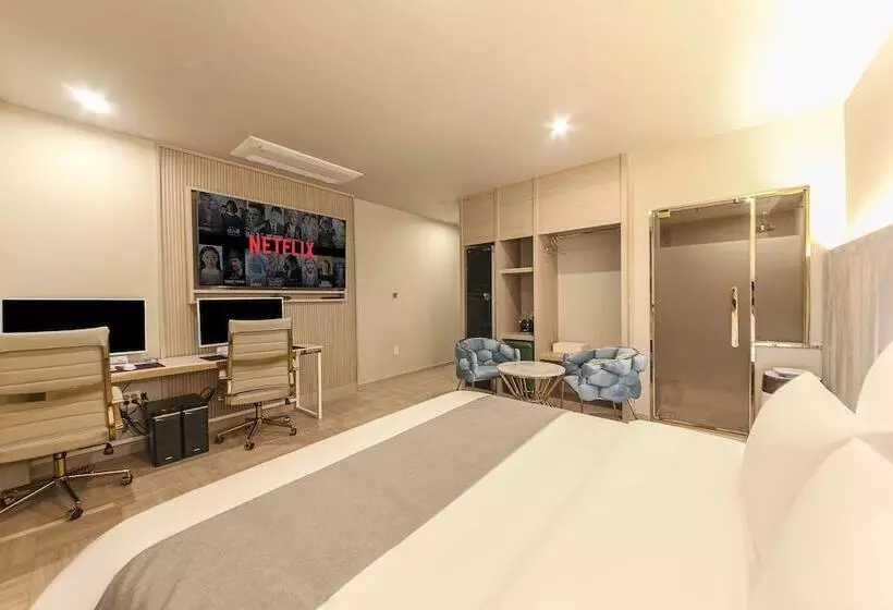 Denbasta Premium Hotel Bumil