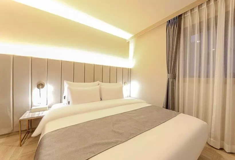 Denbasta Premium Hotel Bumil