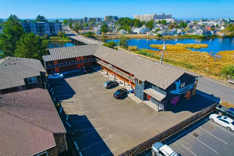 호텔 Coast River Inn