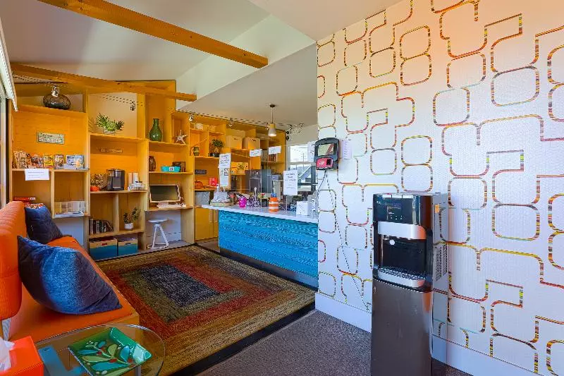 호텔 Coast River Inn