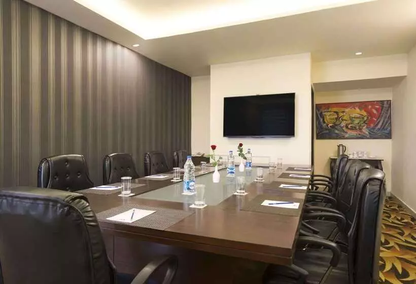 Days Hotel By Wyndham Jalandhar Jyoti Chowk