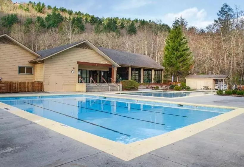 فندق Fairway Forest