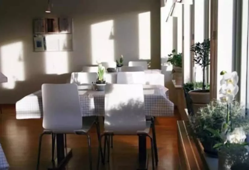 בית מלון כפרי L Garvaren