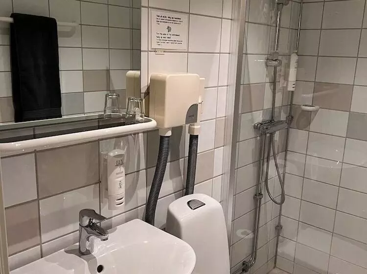 בית מלון כפרי L Garvaren