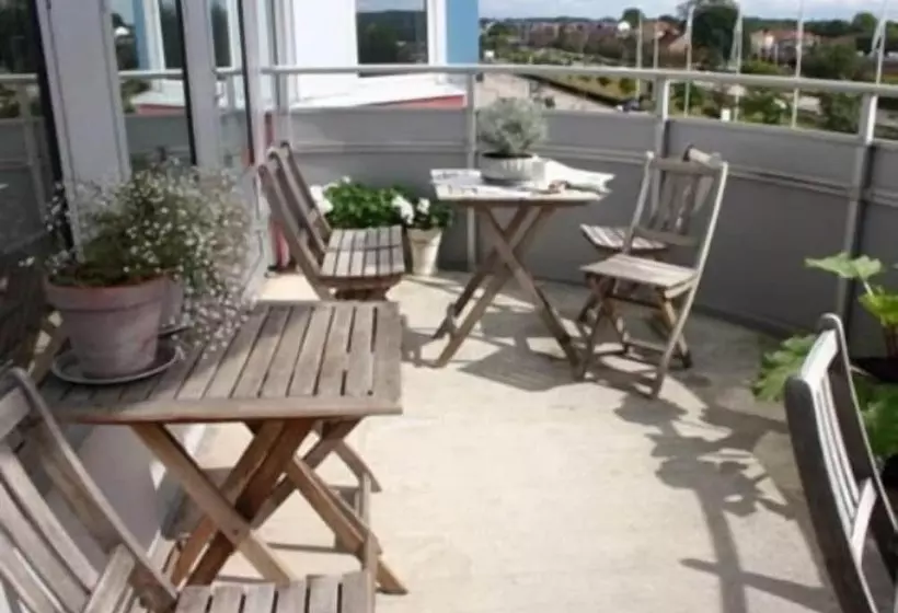 בית מלון כפרי L Garvaren