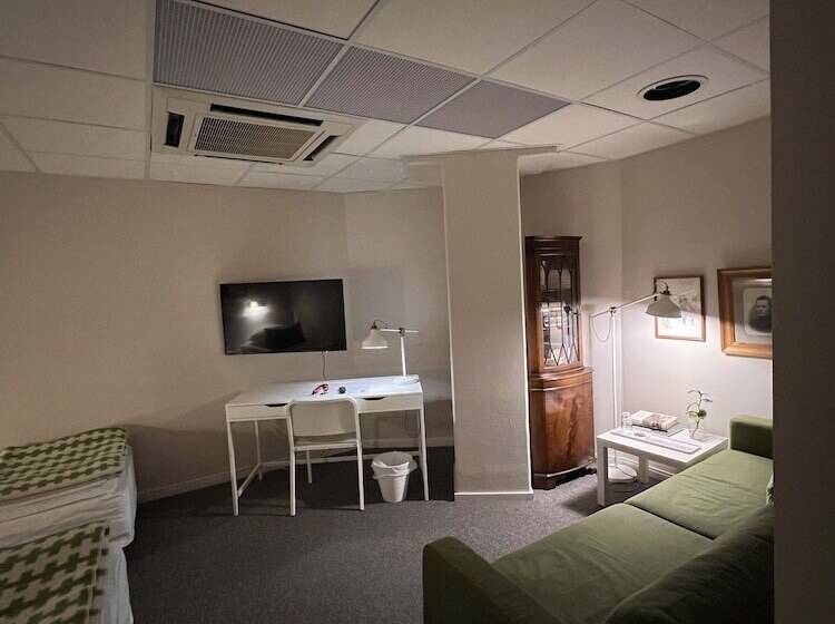 בית מלון כפרי L Garvaren