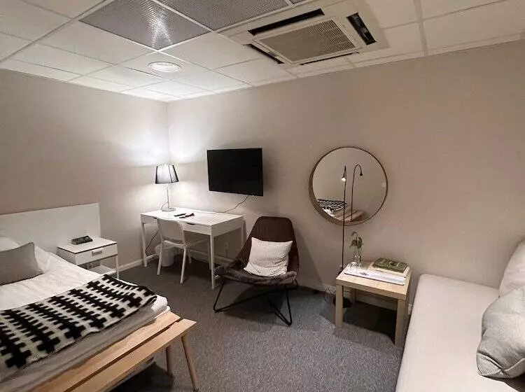 בית מלון כפרי L Garvaren