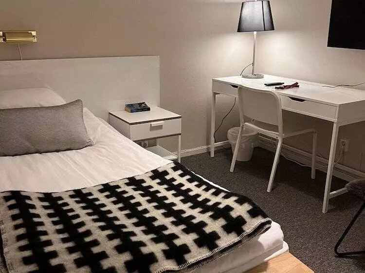 בית מלון כפרי L Garvaren