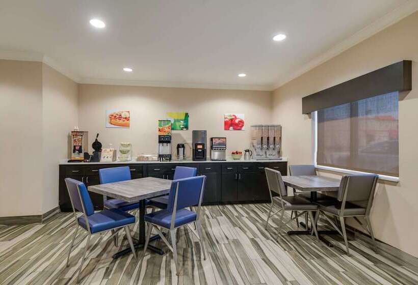 호텔 Quality Inn & Suites