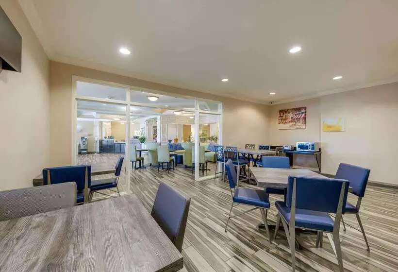 ホテル Quality Inn & Suites