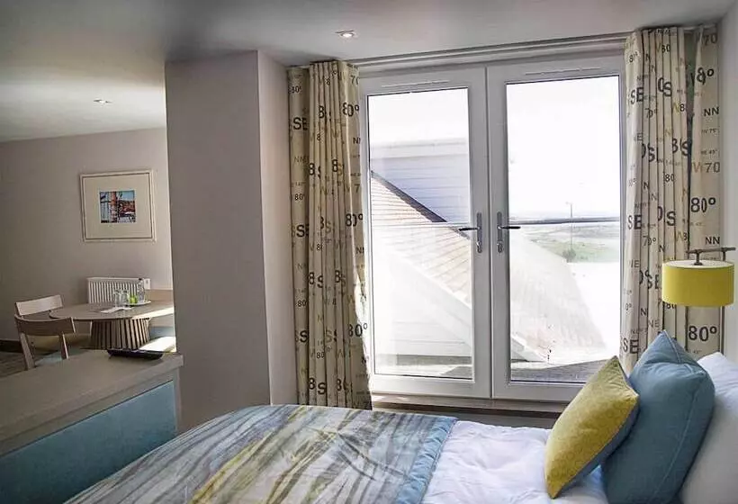 ホテル The Waterside