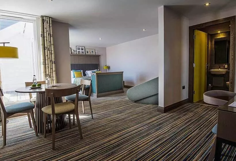 ホテル The Waterside