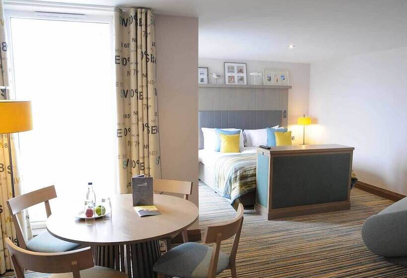 فندق The Waterside