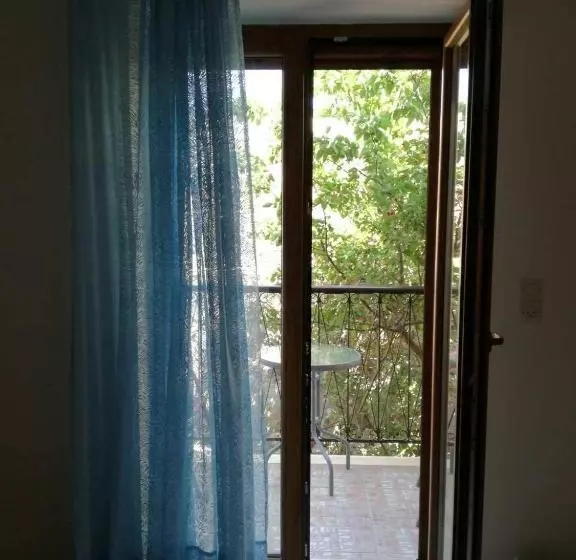 μαχη ενοικιαζόμενα δωμάτια