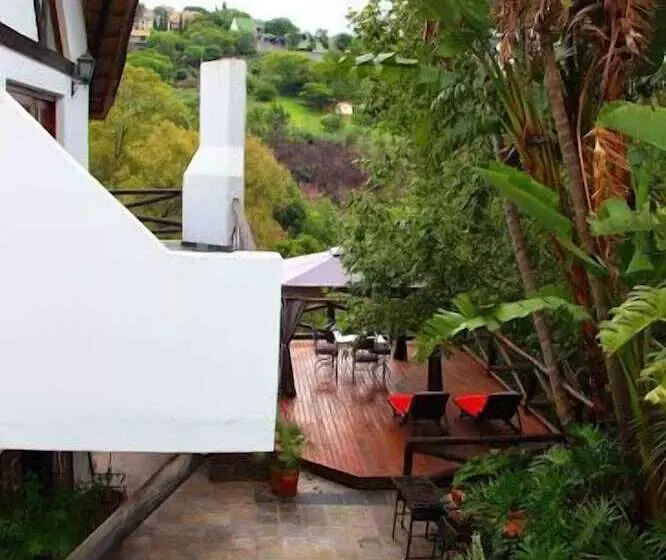 پانسیون Coral Tree Inn