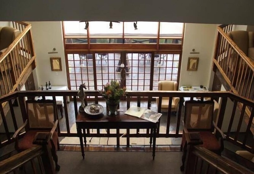 ペンション Coral Tree Inn