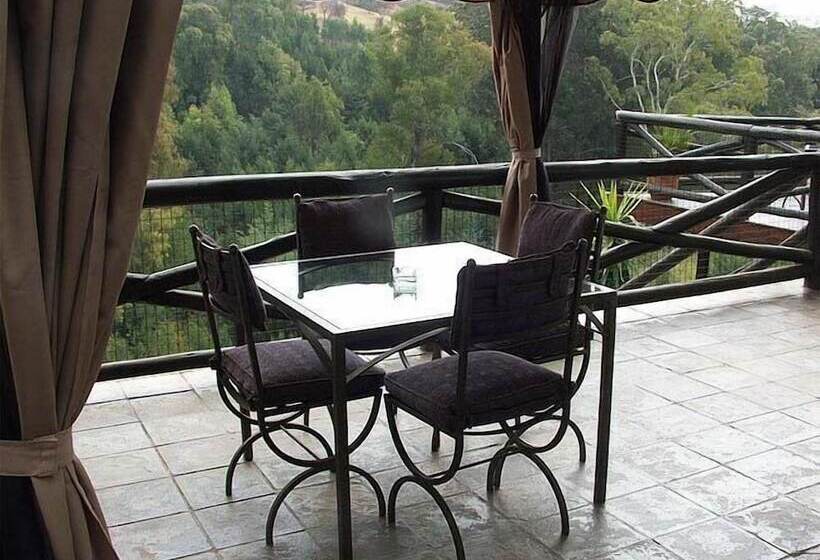 ペンション Coral Tree Inn