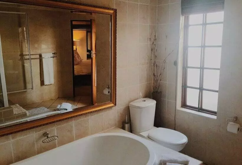 پانسیون Coral Tree Inn