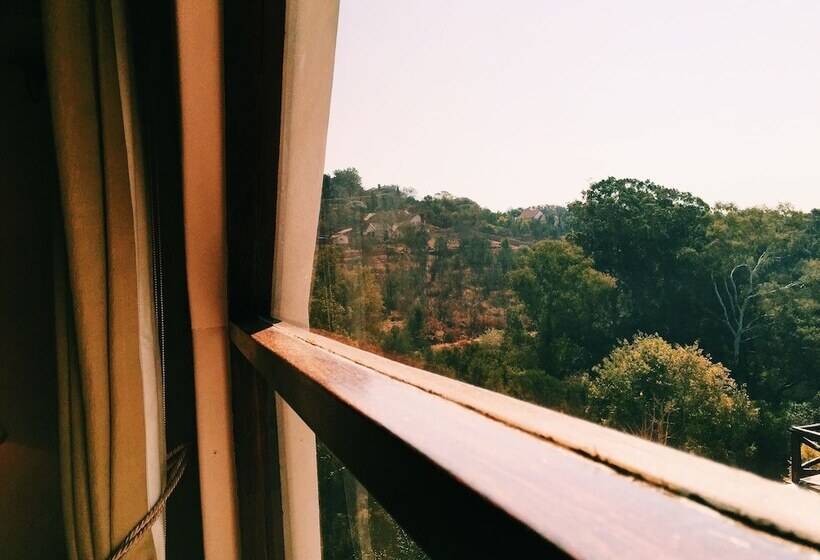 ペンション Coral Tree Inn