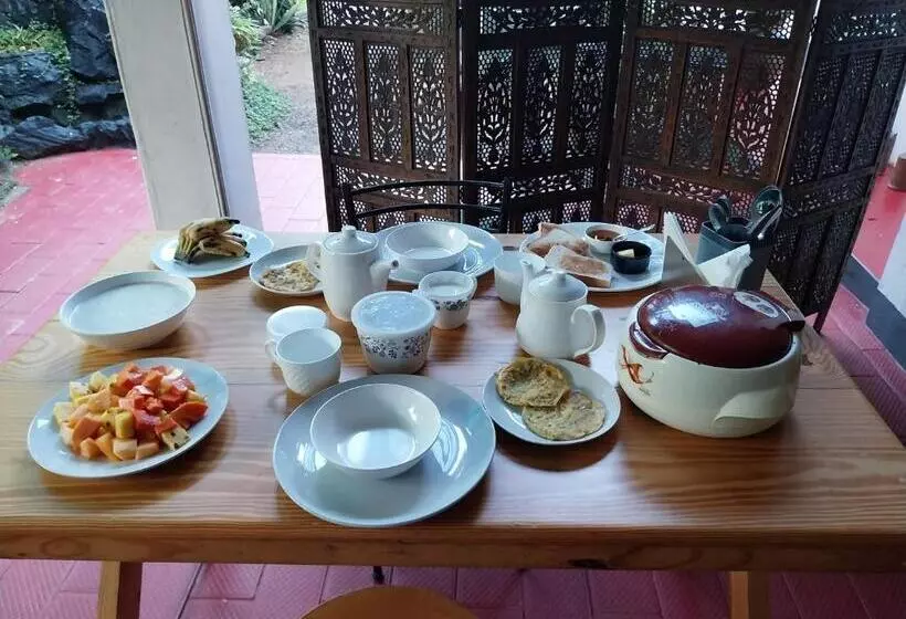 پانسیون Eden Garden Farm Stay