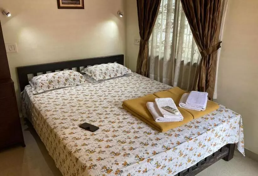 پانسیون Eden Garden Farm Stay