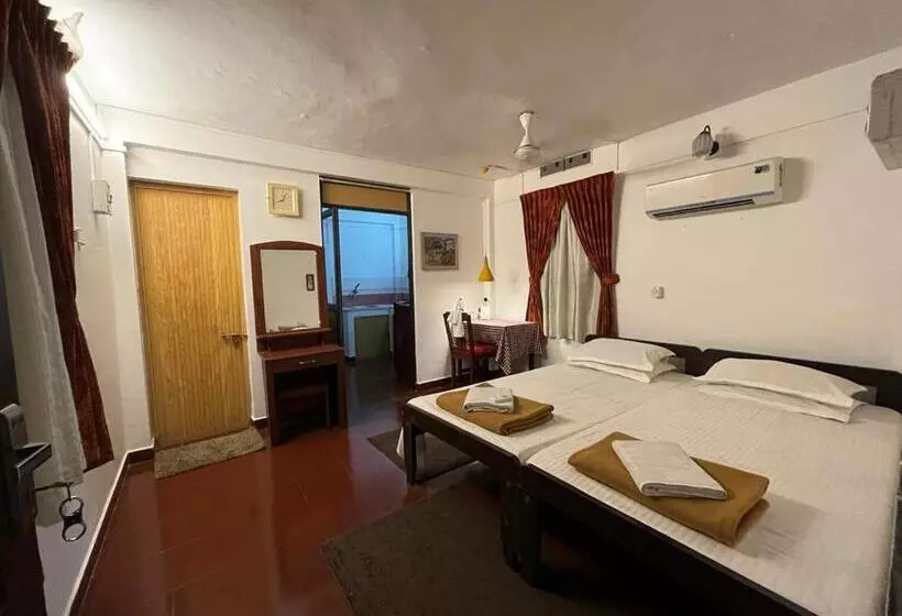 پانسیون Eden Garden Farm Stay