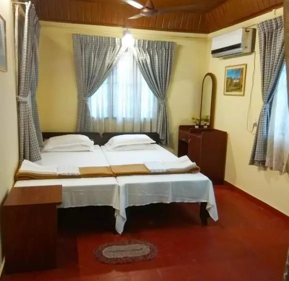 پانسیون Eden Garden Farm Stay