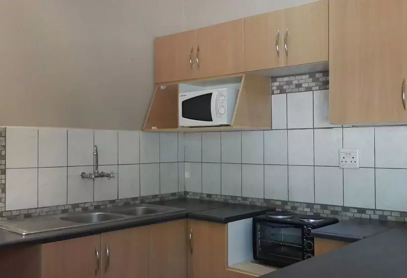 بنسيون El Roi Guest Lodge