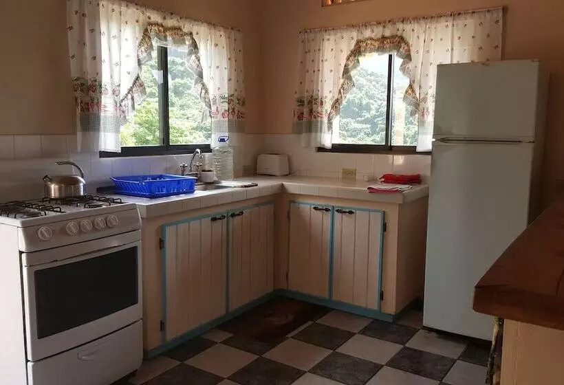 پانسیون Grand View Guesthouse